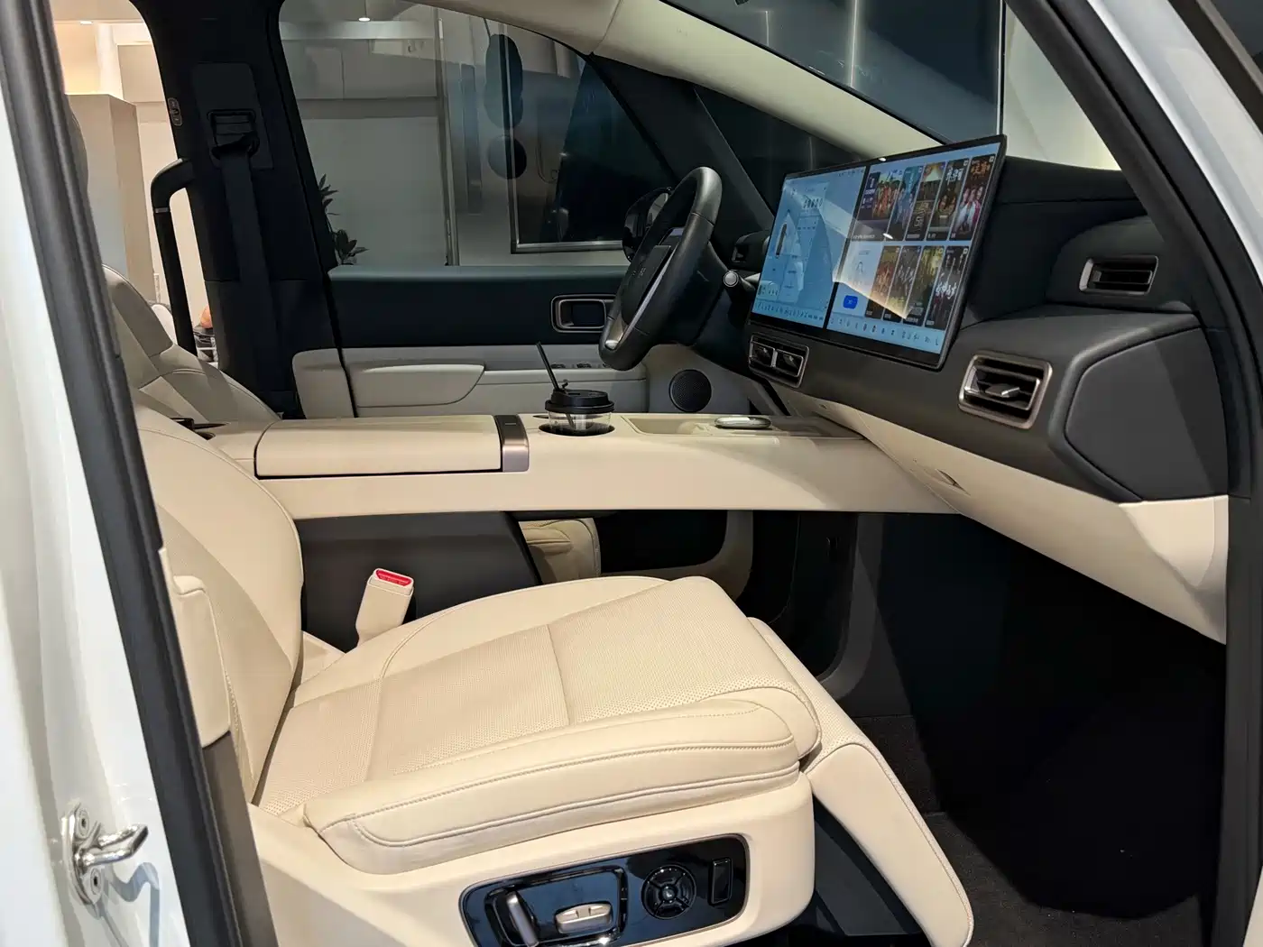 Li Auto MEGA 2025 2025 Model Home Family Special Edition