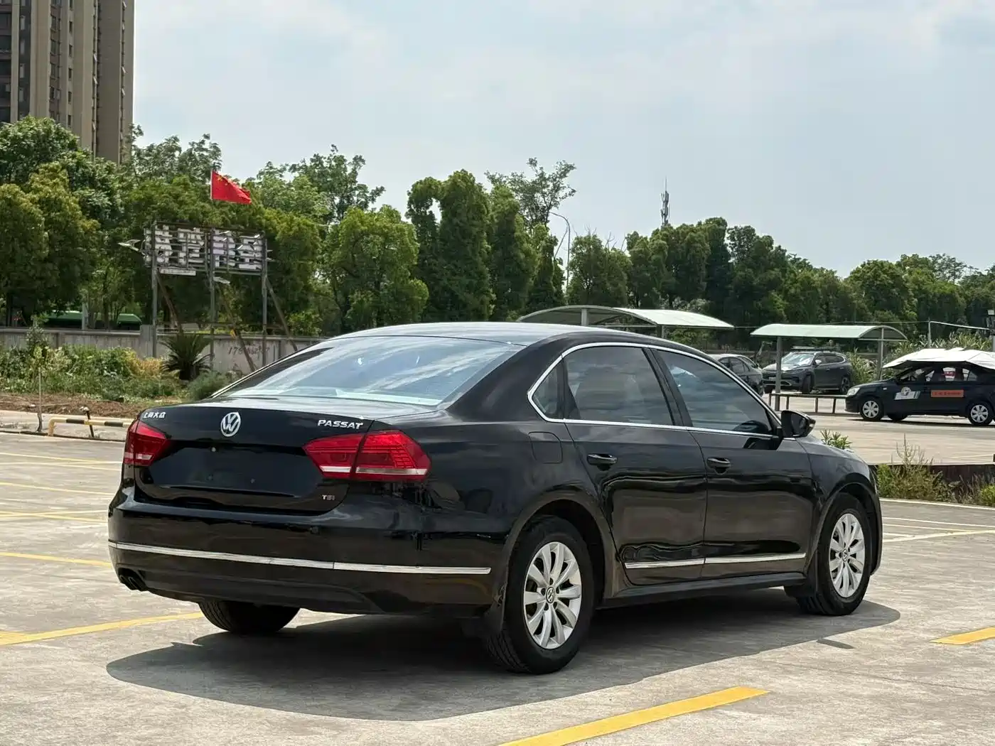 Volkswagen Passat 2011 1.8TSI DSG Honor Edition фото 4