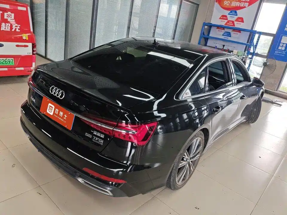 Фото 13 - Audi A6L