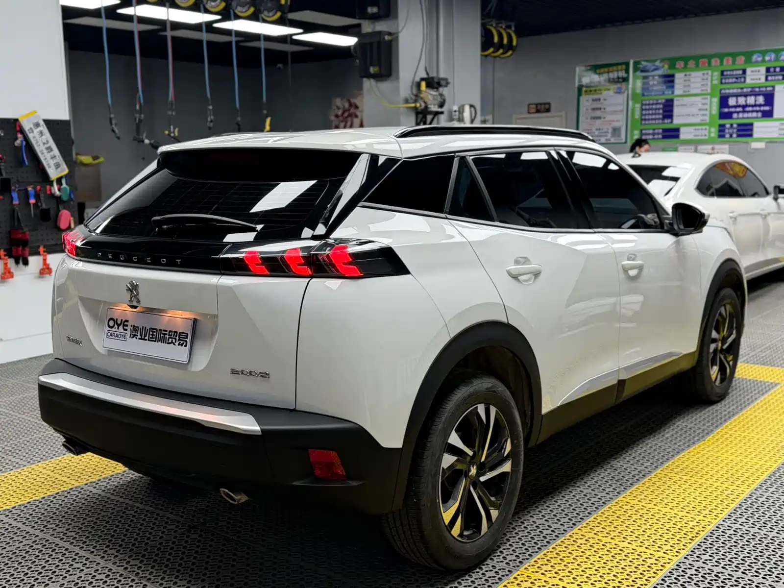 Photo 6 - Peugeot 2008