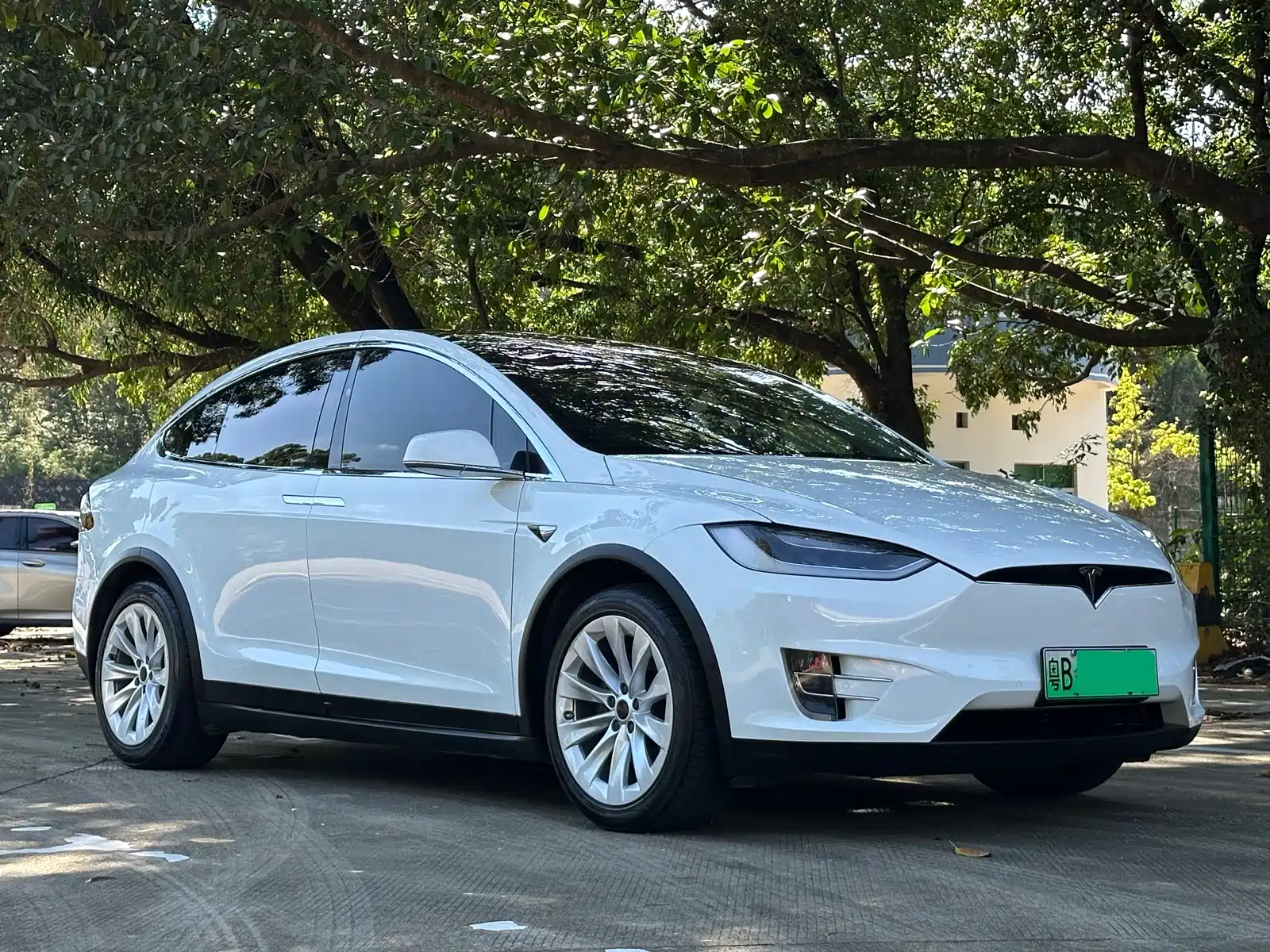 Фото 6 - Tesla Model X