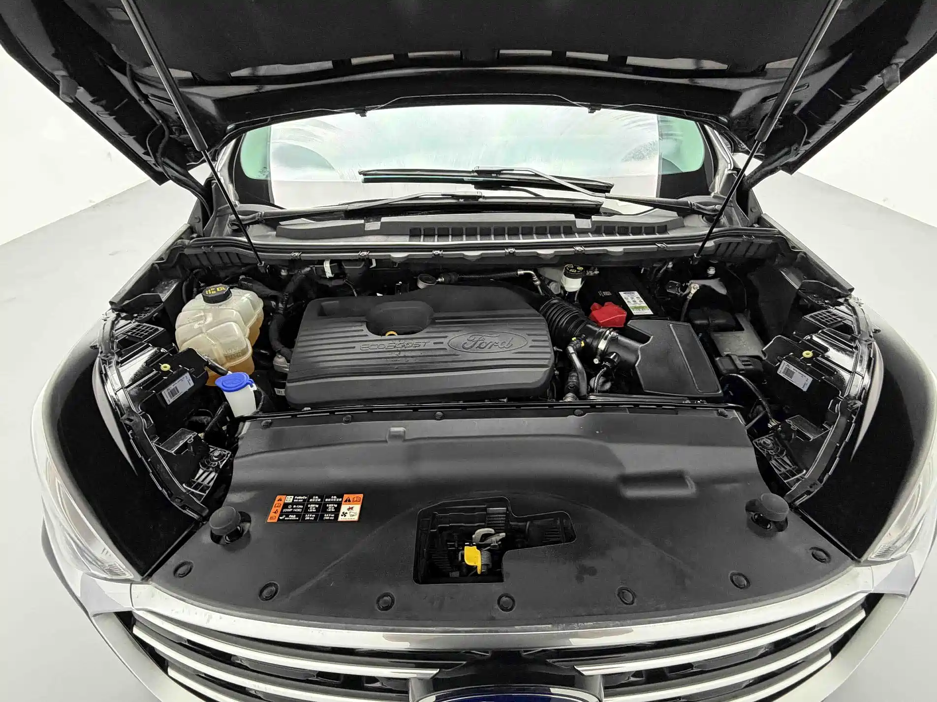 Фото 10 - Ford Edge