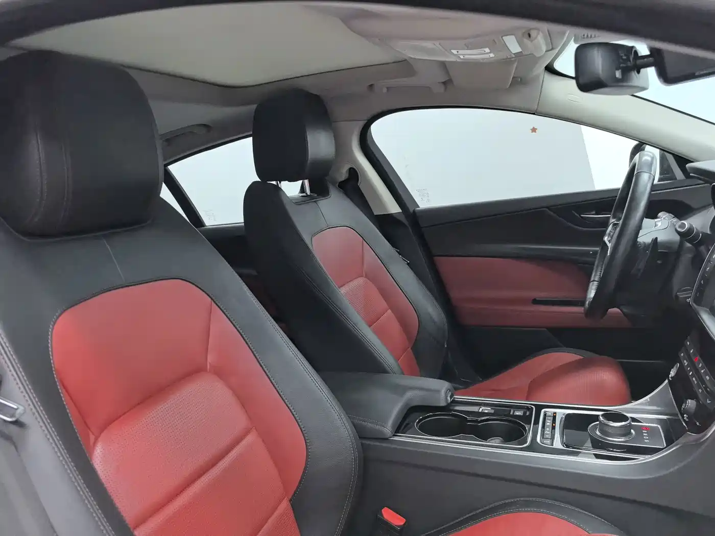 Jaguar XE 2016 2015 2.0T 200PS R-Sport