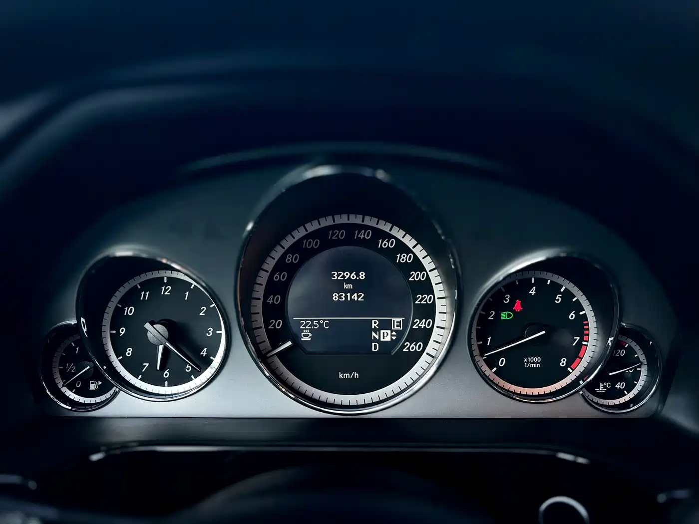 Mercedes-Benz E-Class 2010 E 300 L Fashion фото 13
