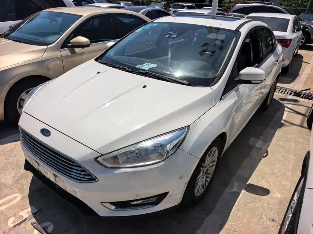 Фото 1 - Ford Focus