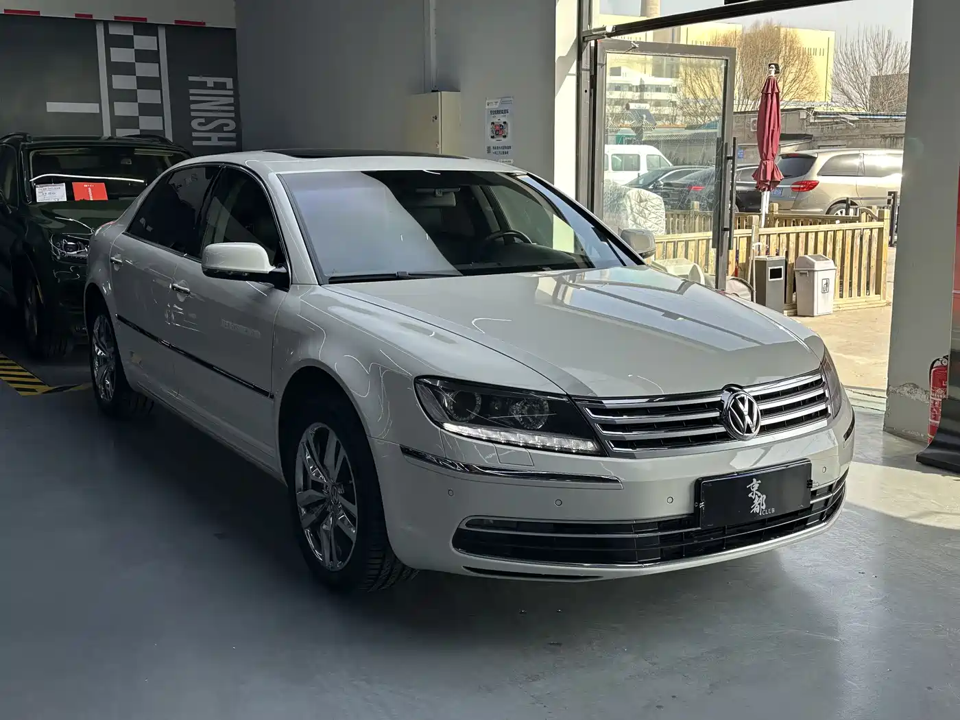 Volkswagen Phaeton 2014 3.0L Business Edition фото 3