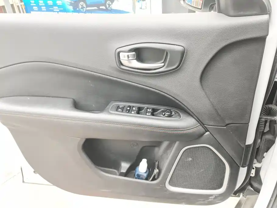 Фото 7 - Jeep Compass