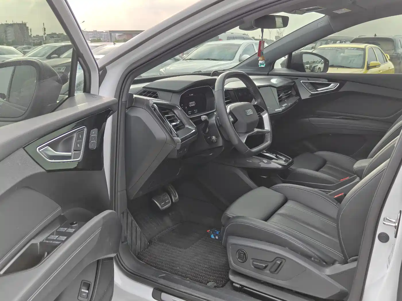 Audi Q4 e-tron 2023 40 e-tron Innovation Edition фото 7