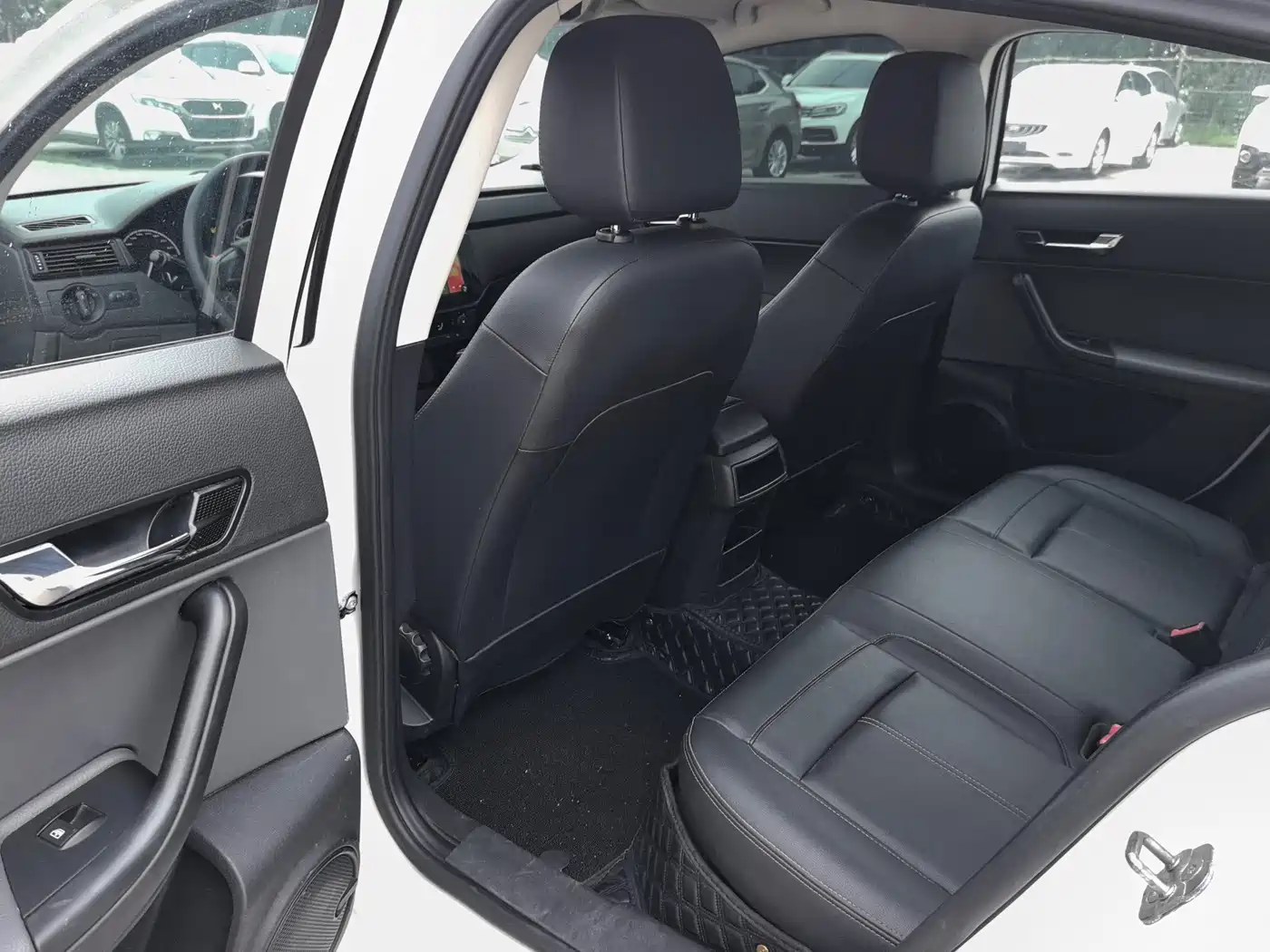 Qoros 3 2019 2018 Sedan 1.6L Auto Leading