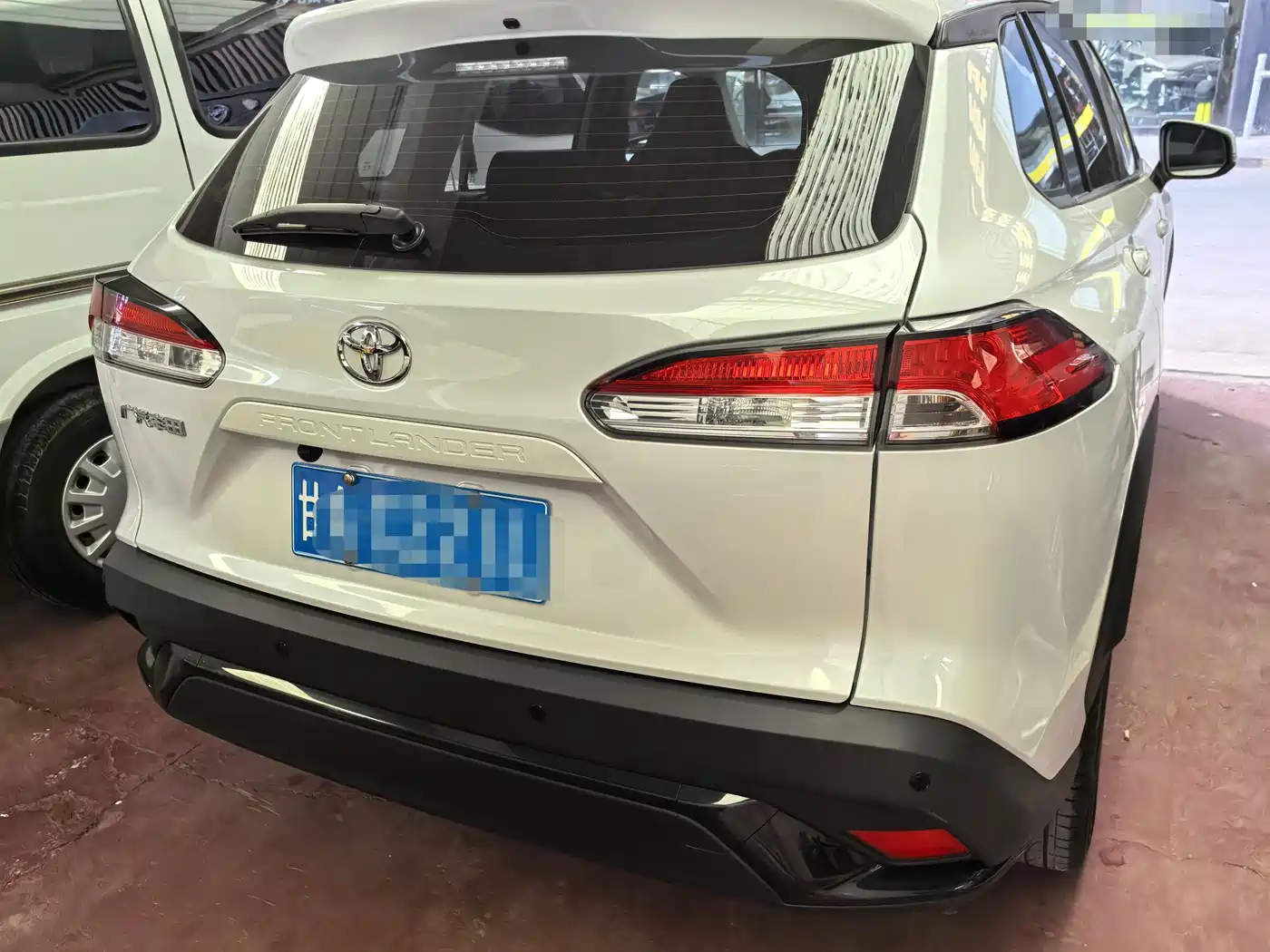 Toyota Frontlander 2024 2.0L CVT Elite Plus Edition фото 5