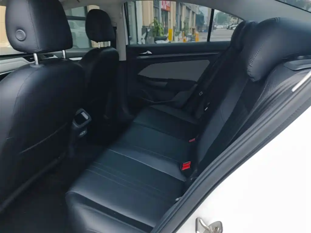 Volkswagen Bora 2024 200TSI DSG Smooth Ride Edition фото 17