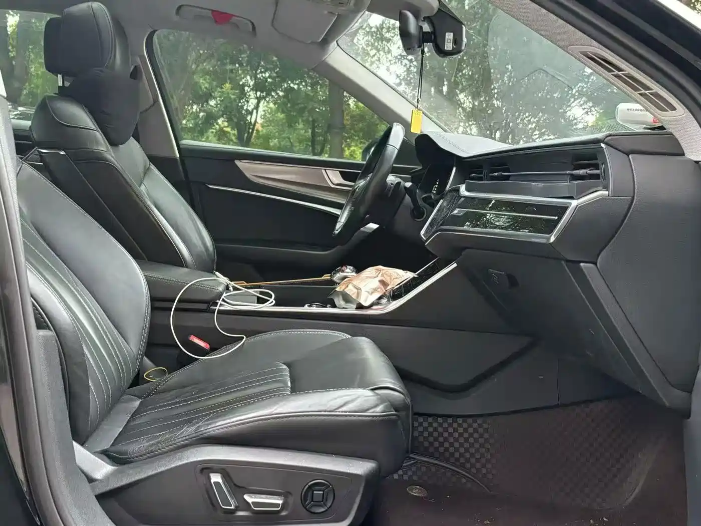 Фото 8 - Audi A6L