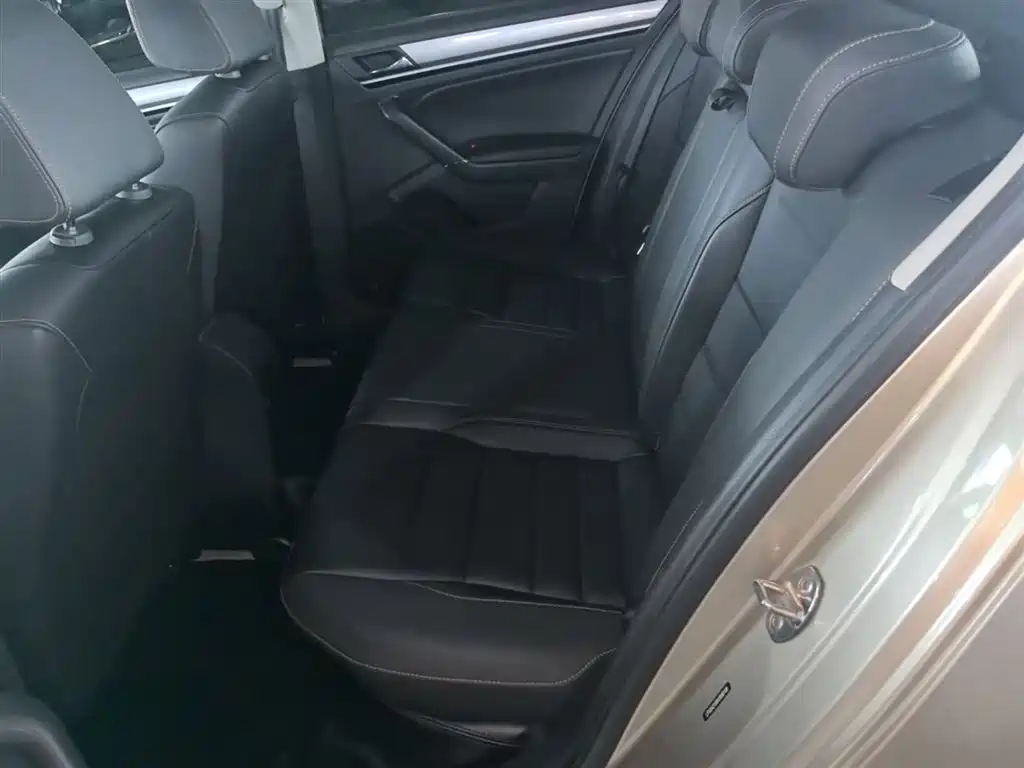 Volkswagen Bora 2017 1.6L Automatic Comfort фото 17