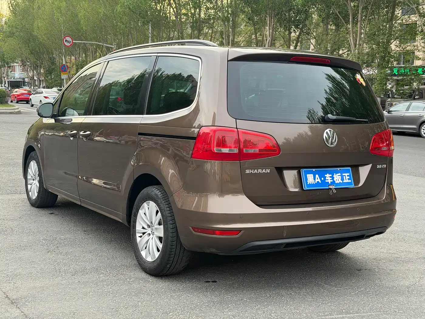 Volkswagen Sharan 2013 2.0TSI Comfort фото 5