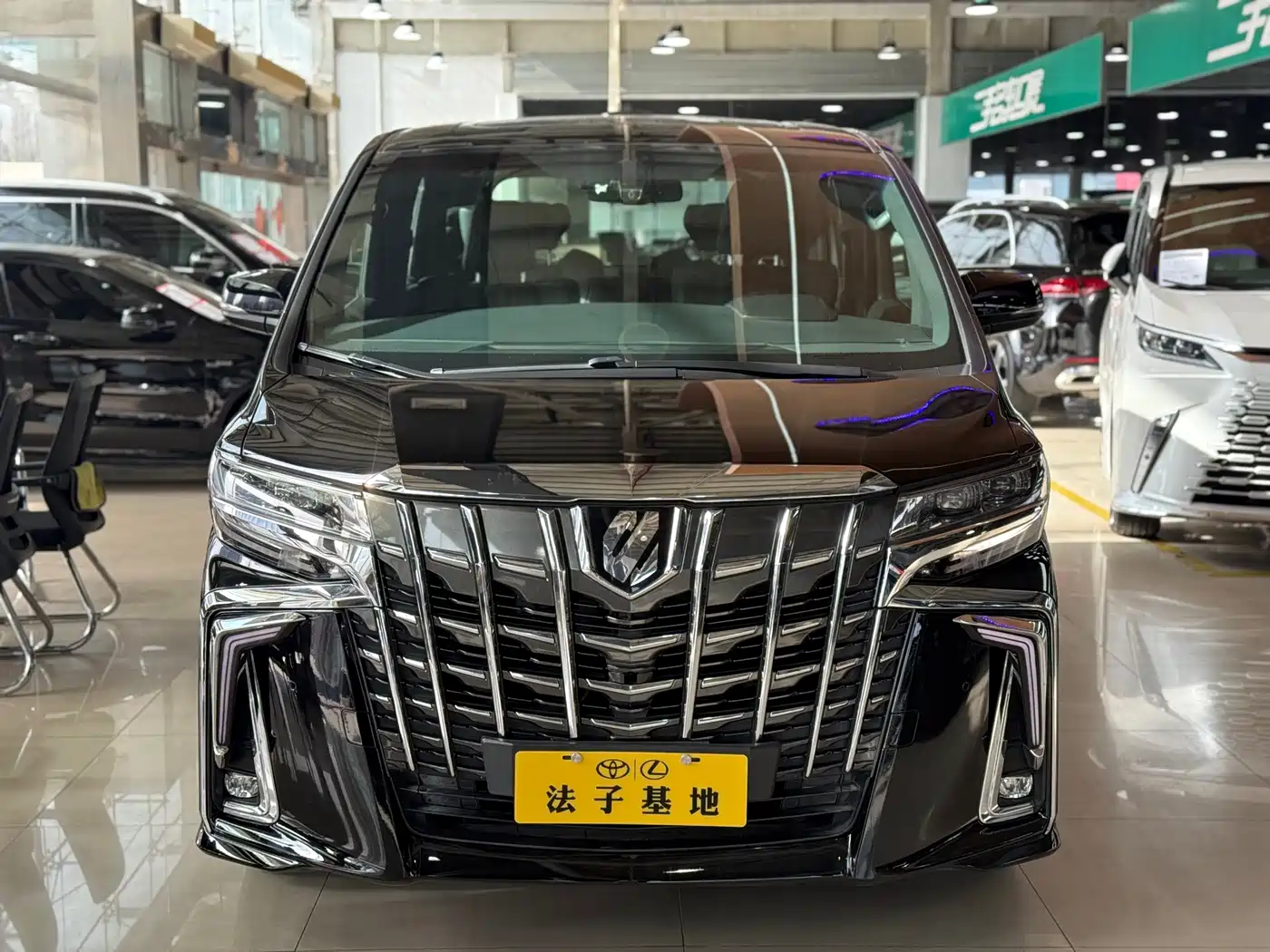Toyota Alphard 2018 Facelift 3.5L Premium Edition фото 2