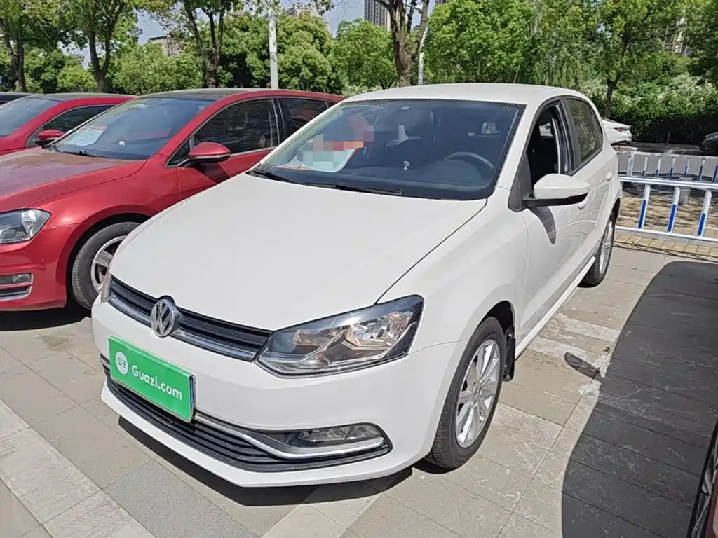 Volkswagen Polo 2014 1.6L Automatic Comfort Edition фото 2