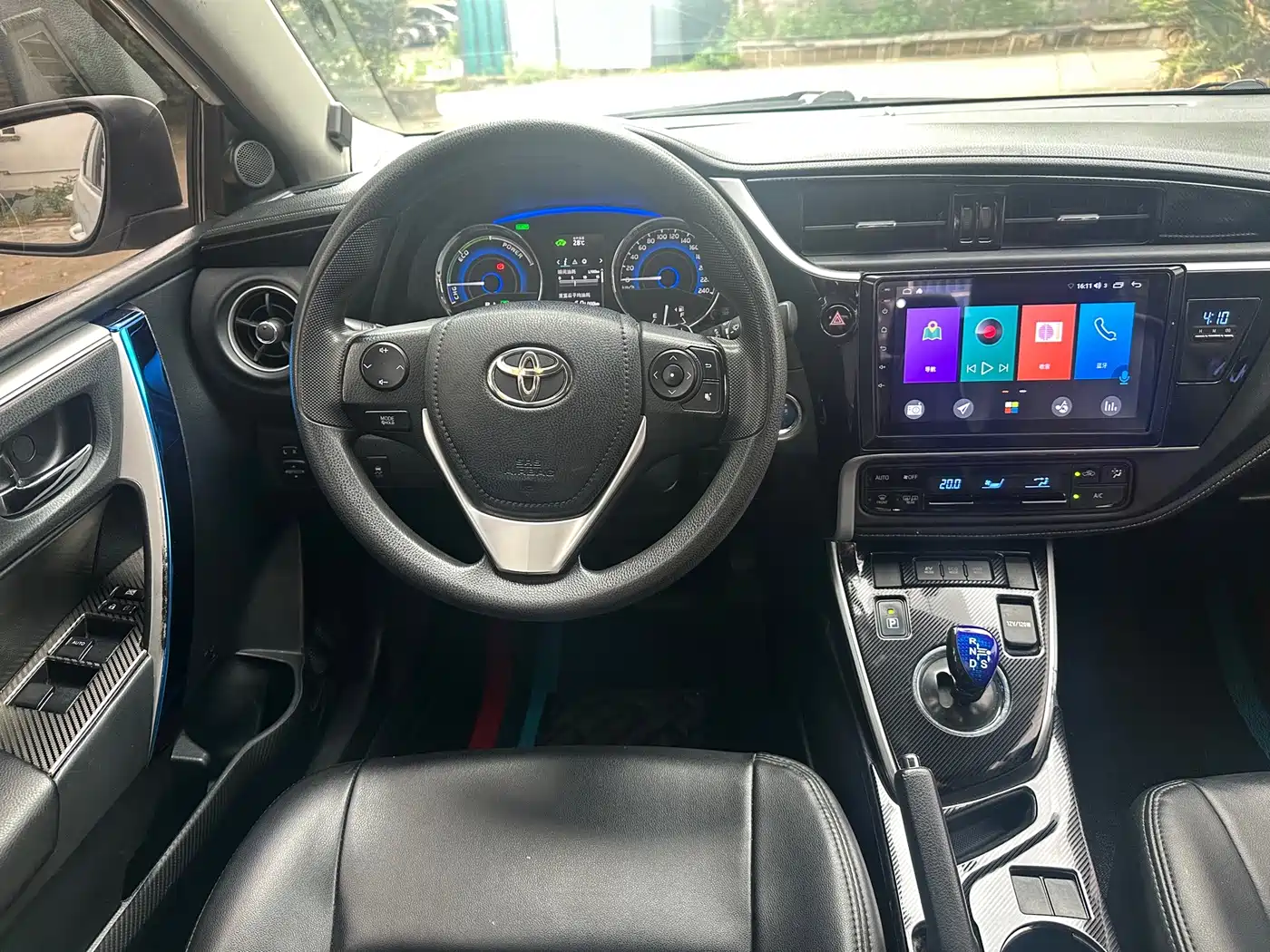 Фото 6 - Toyota Corolla