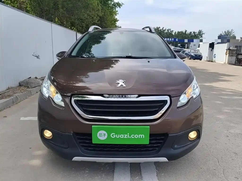 Peugeot 2008 2015 1.6L Automatic Cool Edition фото 3