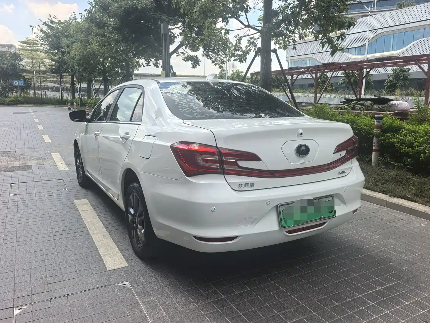 BYD Qin New Energy 2018 2018 1.5T Smart Premium