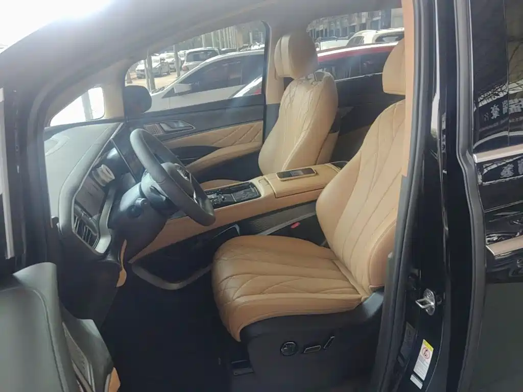 Denza D9 2026 2025 DM-i Smart Drive Edition 1020 AWD Premium