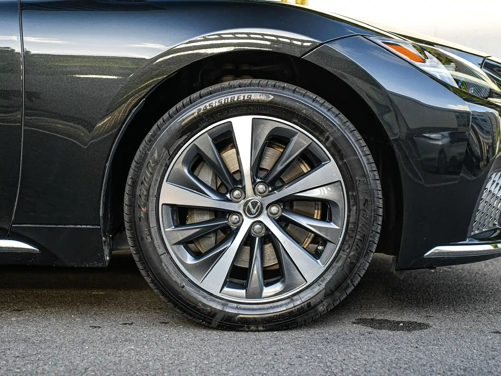 Фото 8 - Lexus LS