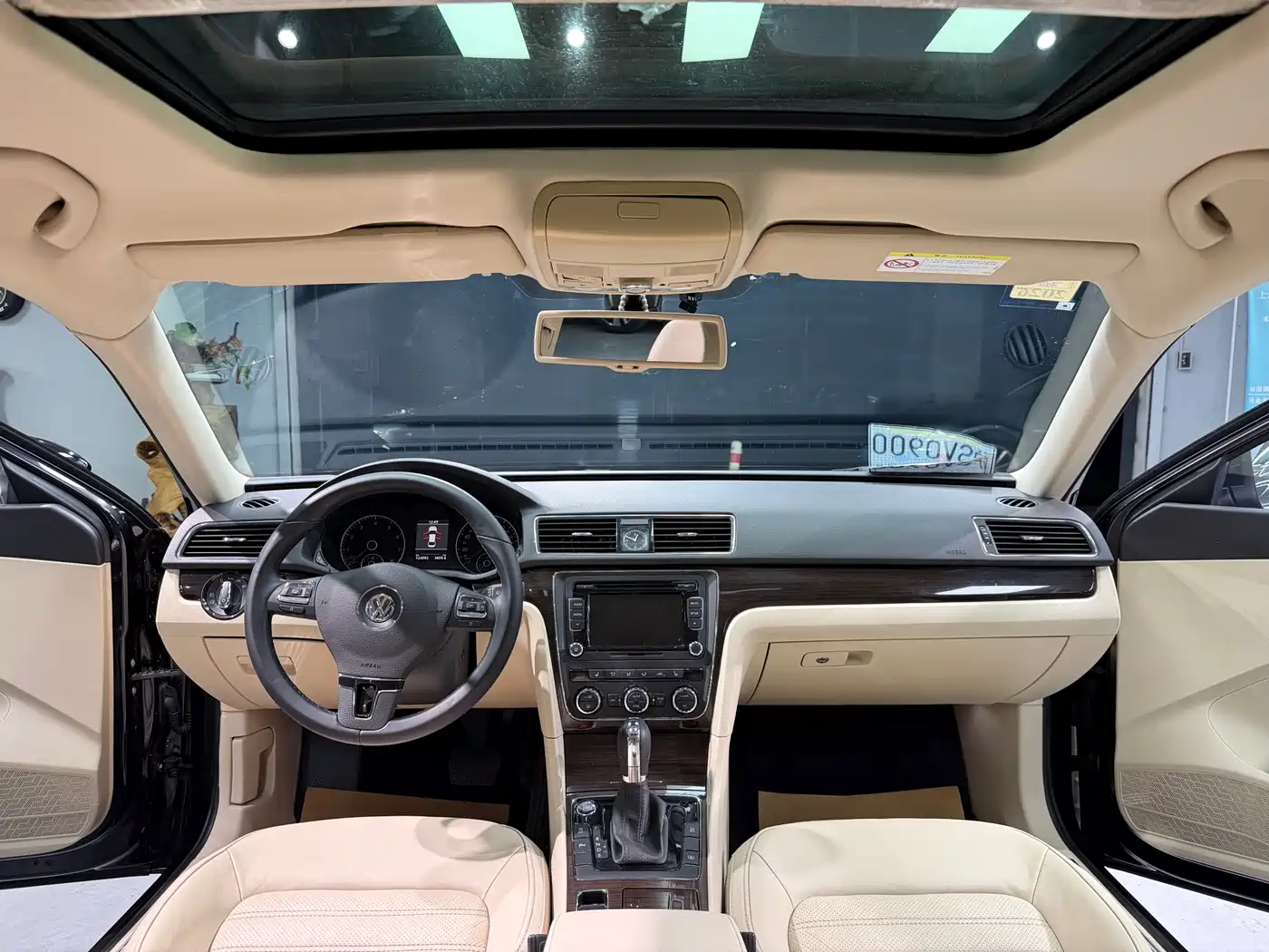 Volkswagen Passat 2014 1.8TSI DSG Executive Edition фото 14