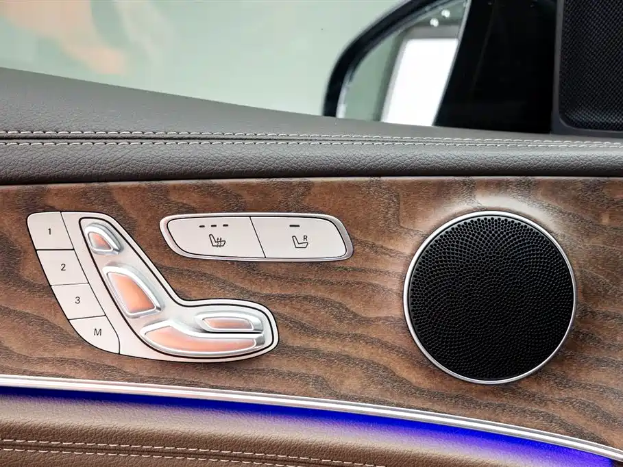 Mercedes-Benz E-Class 2023 E 300 L Fashion фото 19