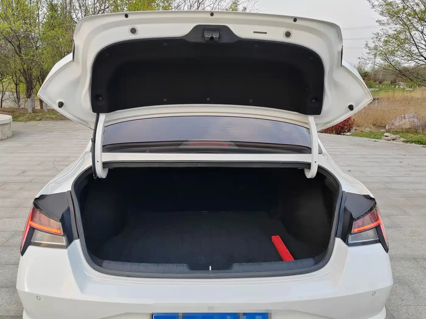 Hyundai Elantra 2022 1.5L CVT GLS Leading Edition фото 7