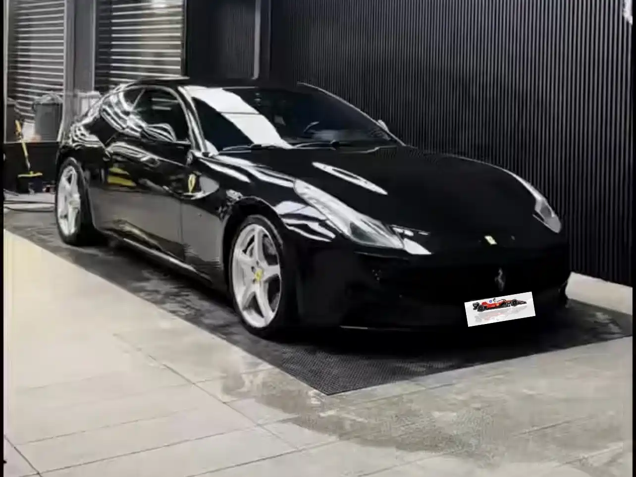 Photo 7 - Ferrari FF