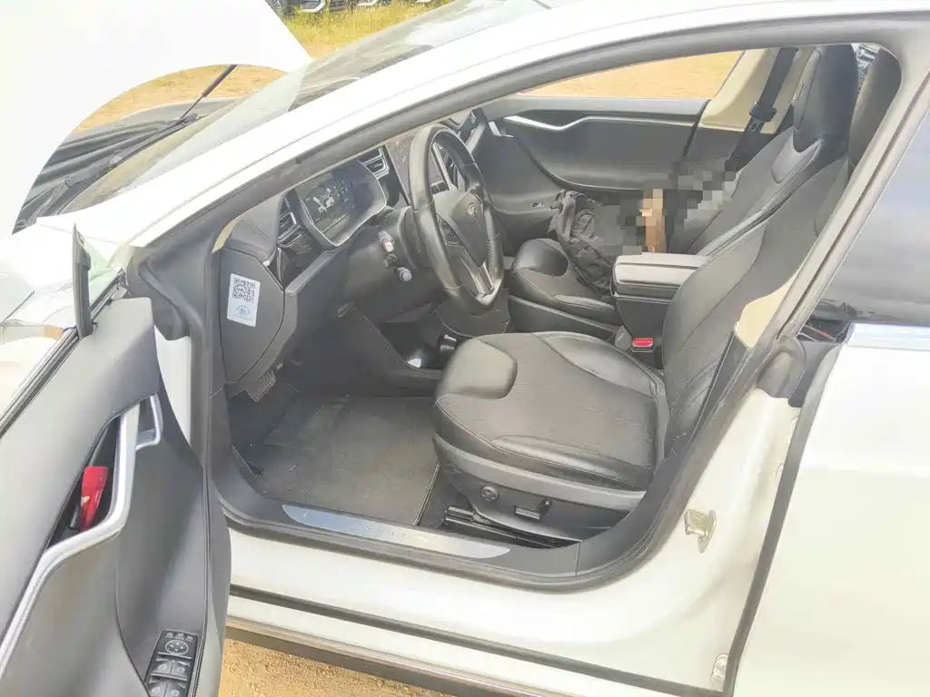 Photo 8 - Tesla Model S