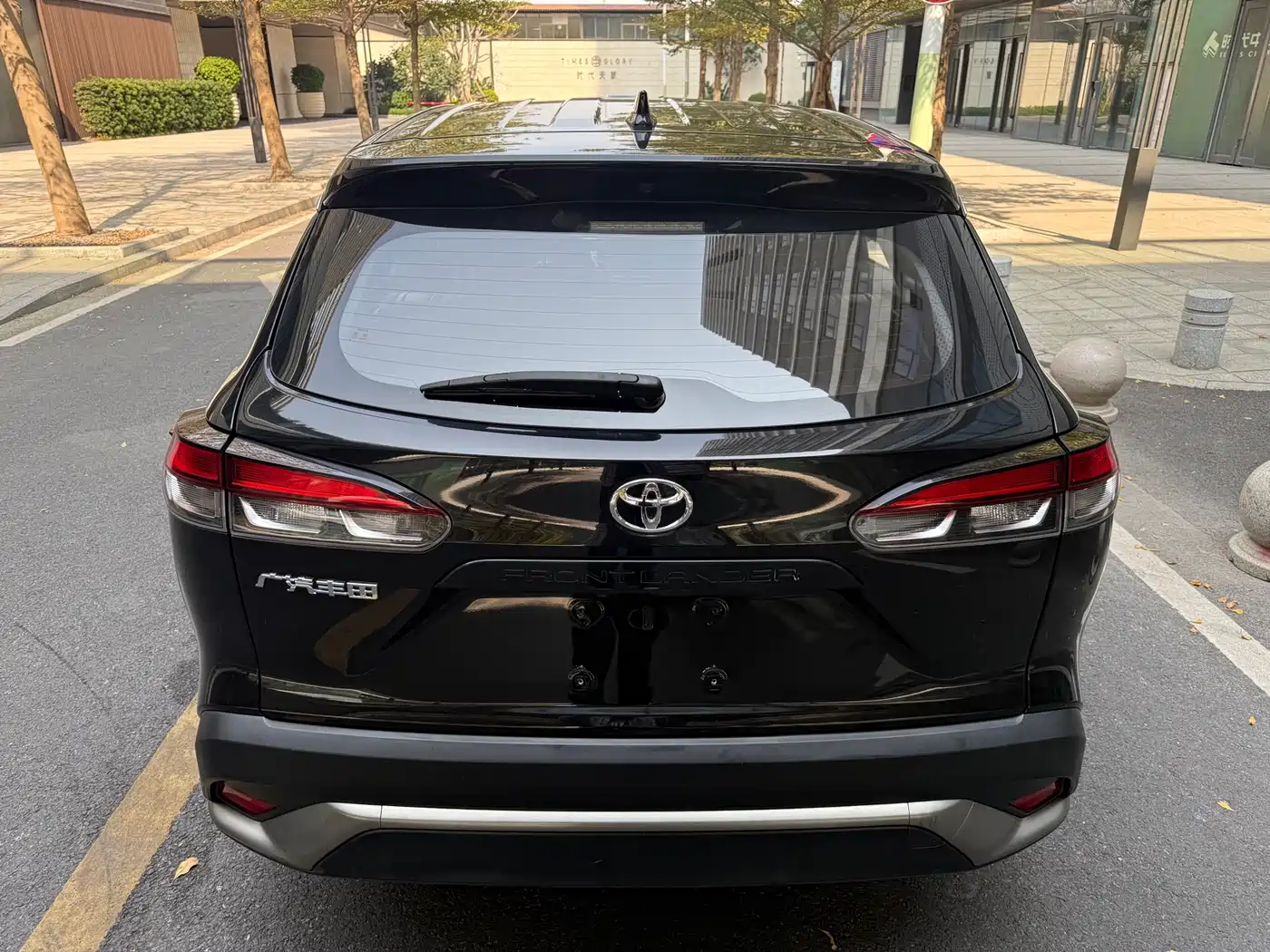 Toyota Frontlander 2022 2.0L CVT Luxury PLUS Edition фото 4