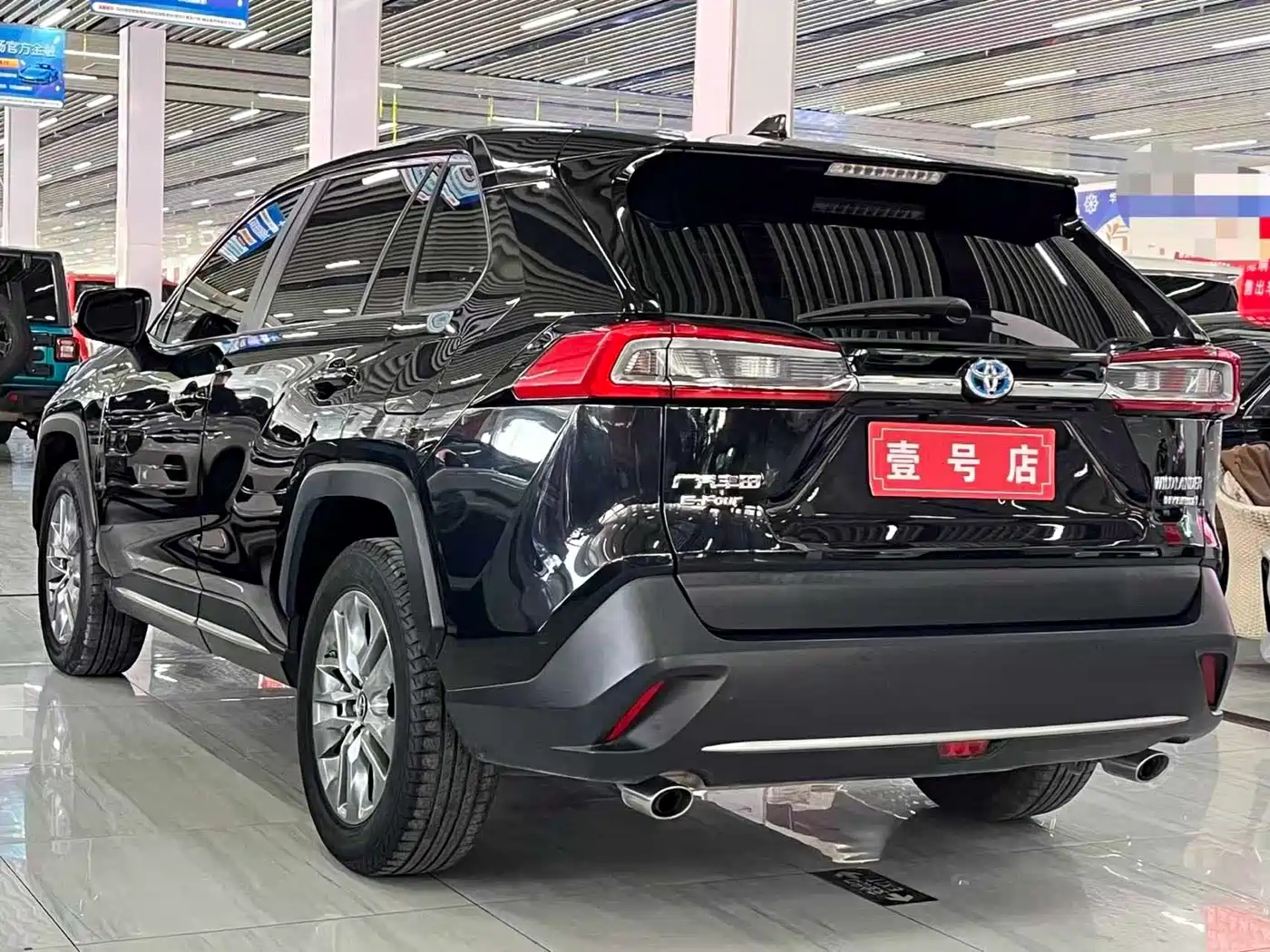 Toyota Wildlander 2021 Hybrid 2.5L E-CVT AWD Luxury Edition фото 6