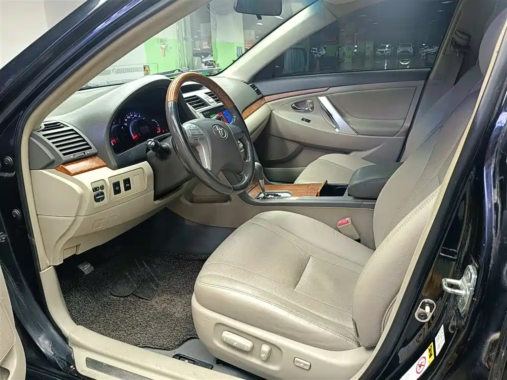 Toyota Camry 2010 240G Luxury Edition фото 4