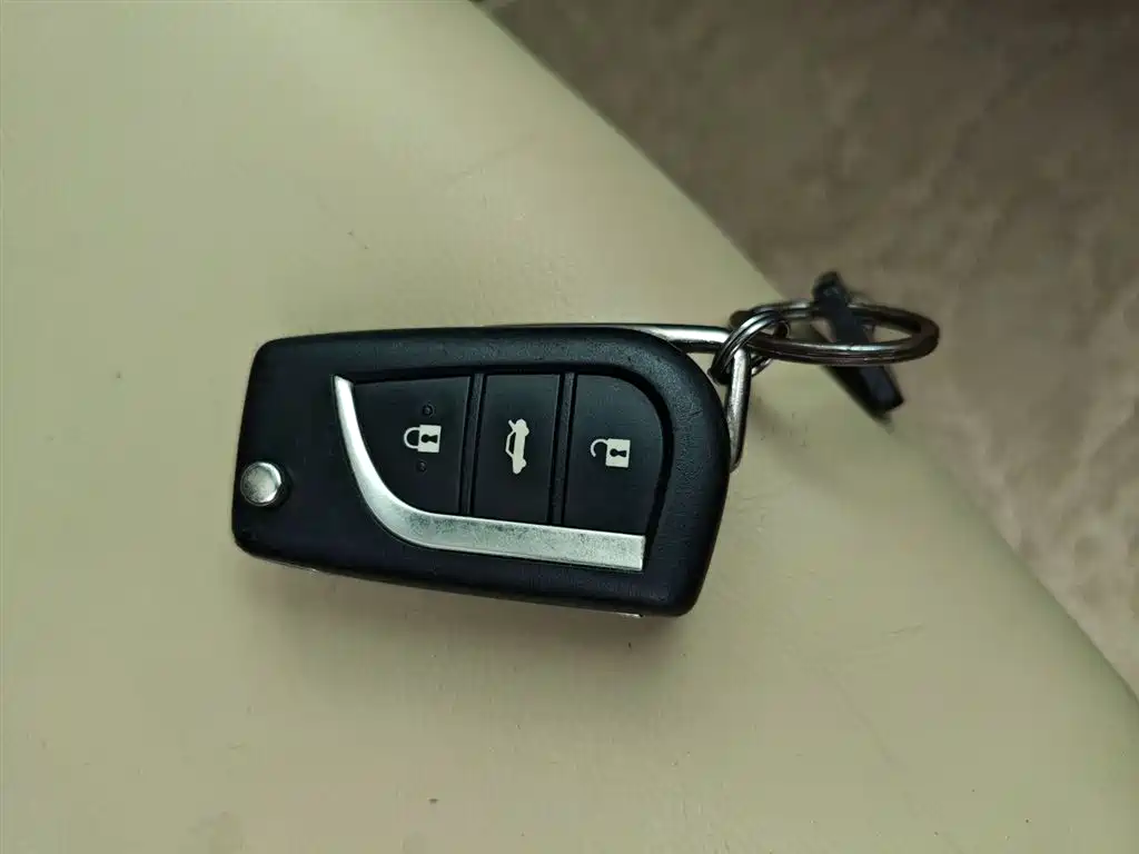 Toyota Corolla 2017 Facelift 1.2T S-CVT GL-i фото 17