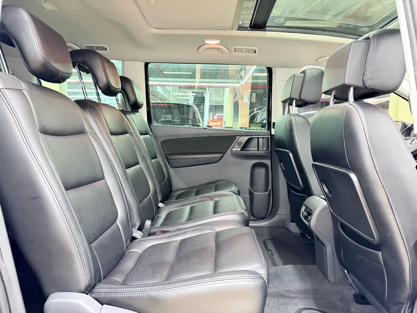 Volkswagen Sharan 2018 380TSI Comfort 7-Seater фото 10