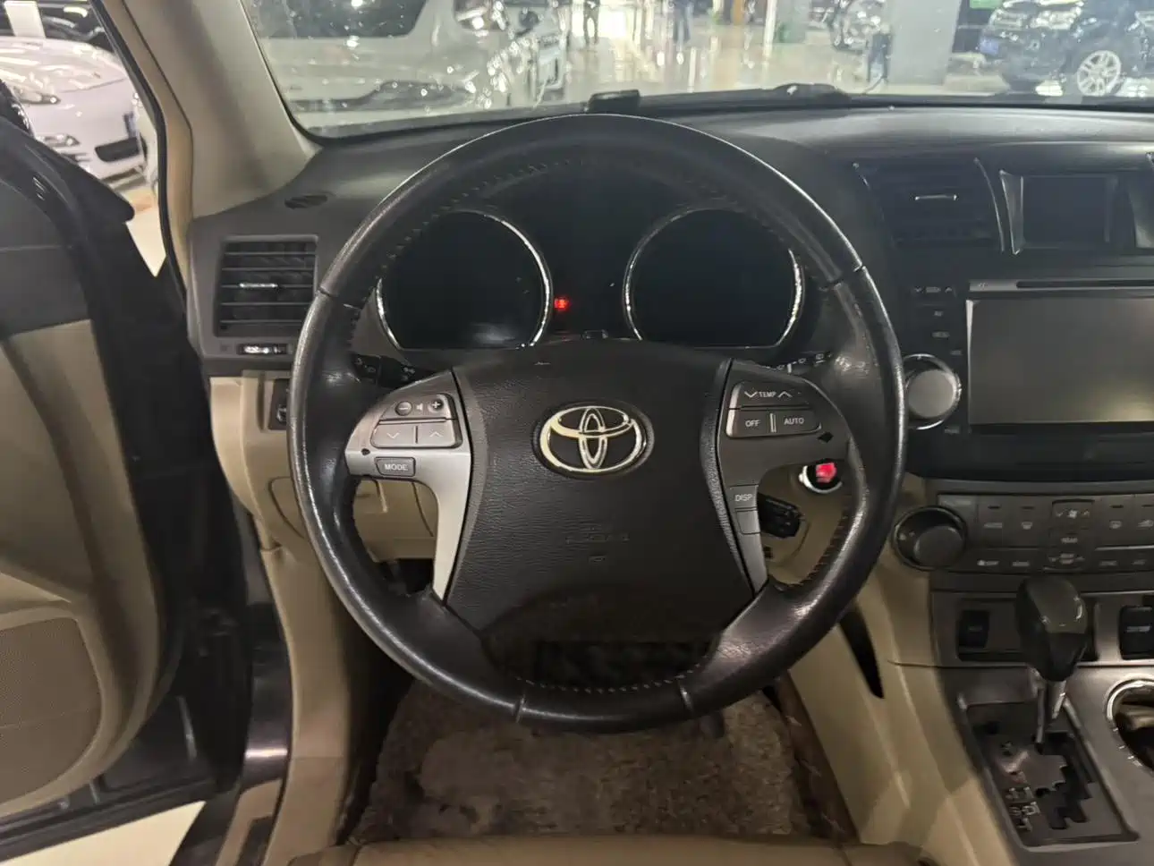 Toyota Highlander 2009 2.7L 2WD 7-seater Luxury Edition фото 7