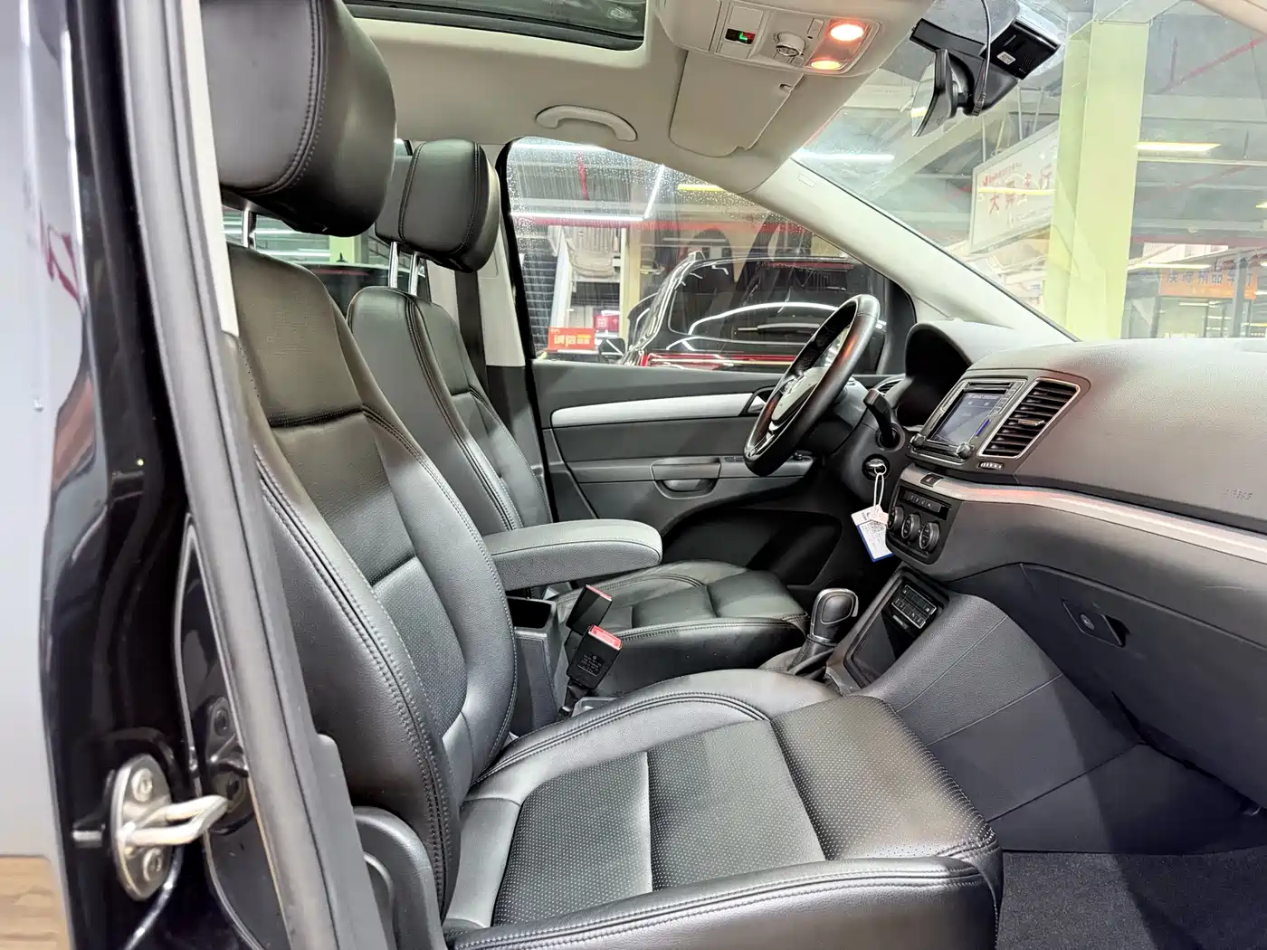 Volkswagen Sharan 2018 380TSI Comfort 7-Seater фото 15