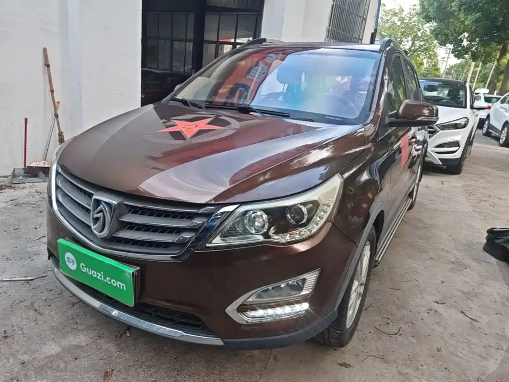 Baojun 560 2015 2015 1.8L Manual Elite