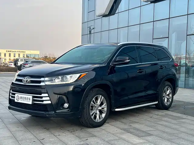 TOYOTA HIGHLANDER