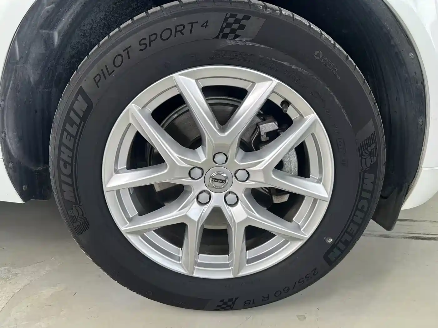 Фото 13 - Volvo XC60