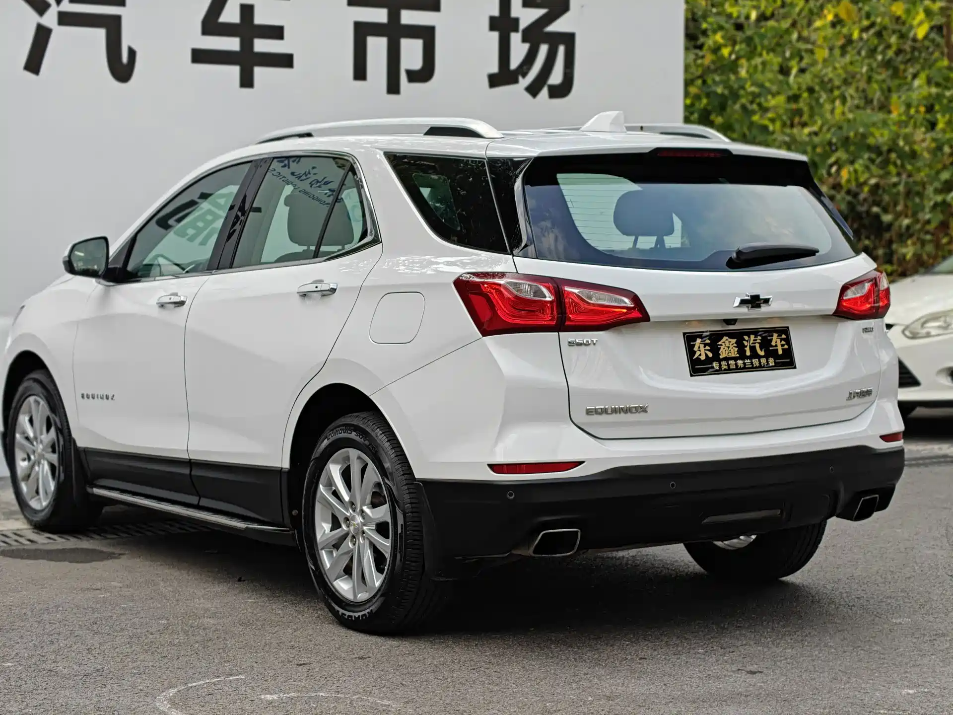Фото 12 - Chevrolet Equinox