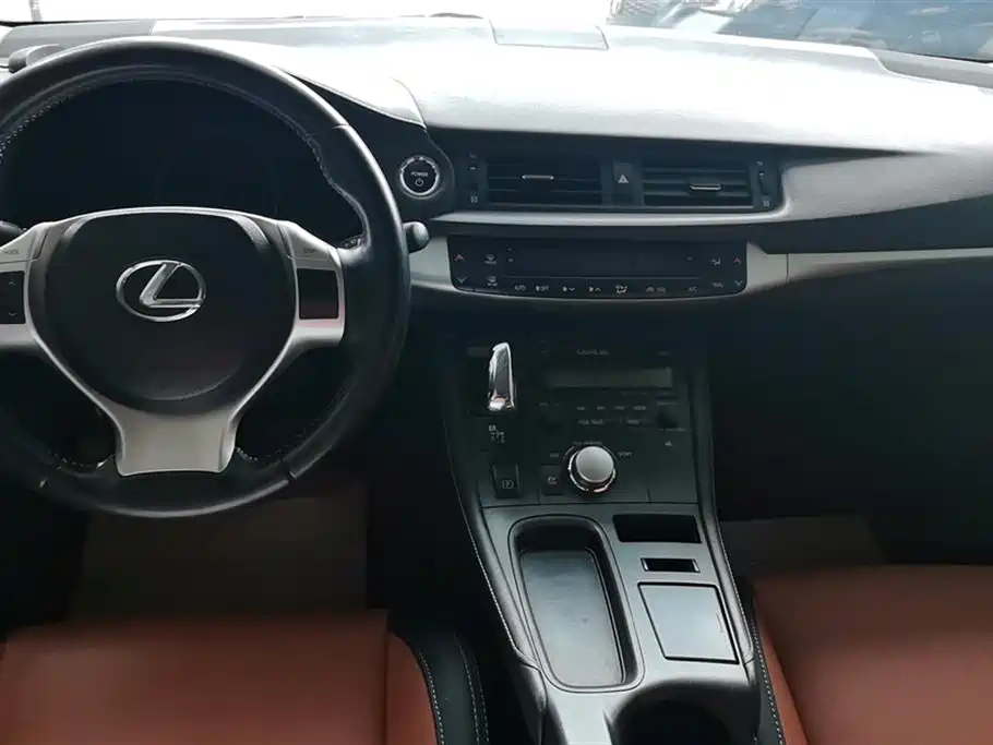 Lexus CT 2012 Model CT200h Elite Edition фото 12