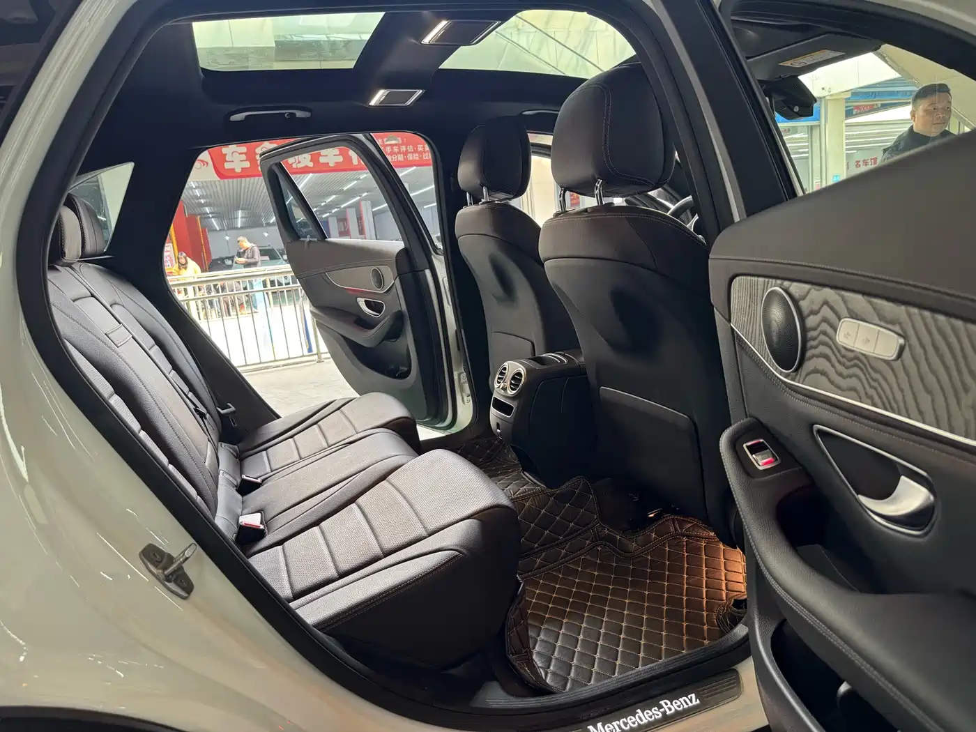 Mercedes-Benz GLC 2020 Facelift GLC 260 L 4MATIC Luxury фото 12
