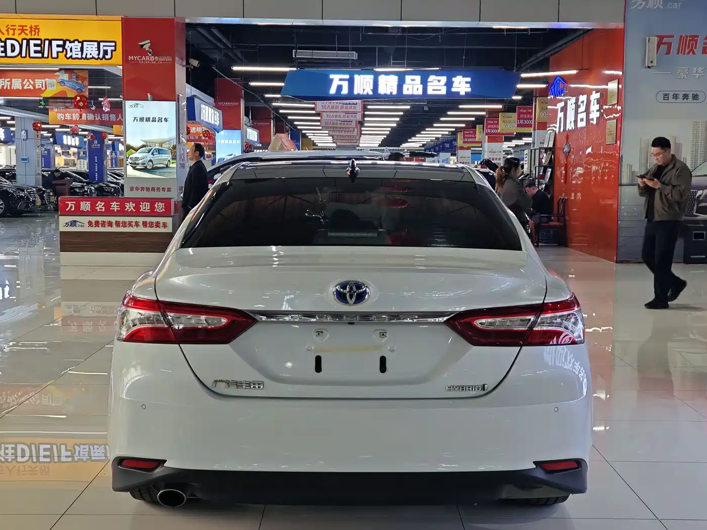 Toyota Camry 2021 Hybrid 2.5HG Luxury Edition фото 18