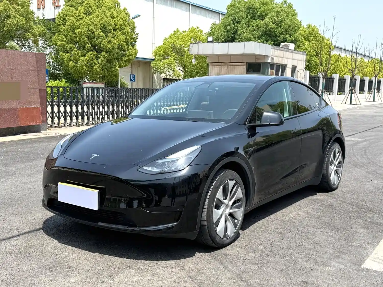 Фото 1 - Tesla Model Y