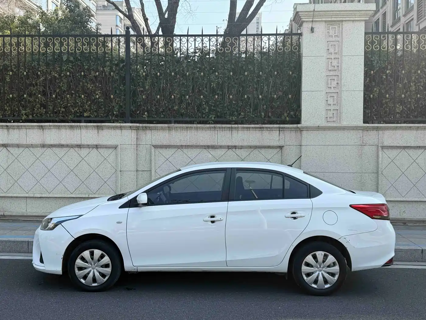 Toyota YARiS L Zhi Xiang 2019 1.5E CVT Charming China VI фото 3