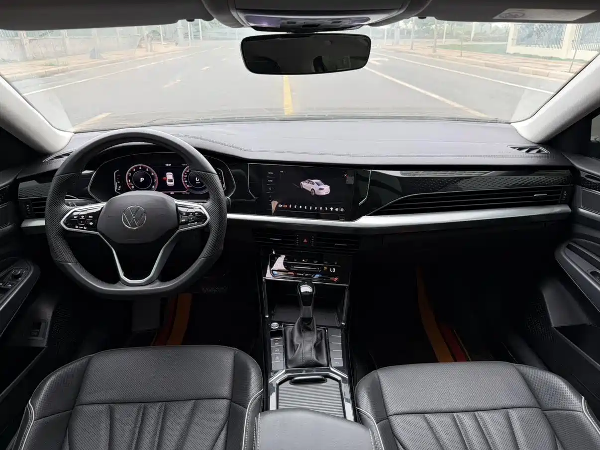 Volkswagen Passat 2024 380TSI Starlight Luxury Edition фото 11
