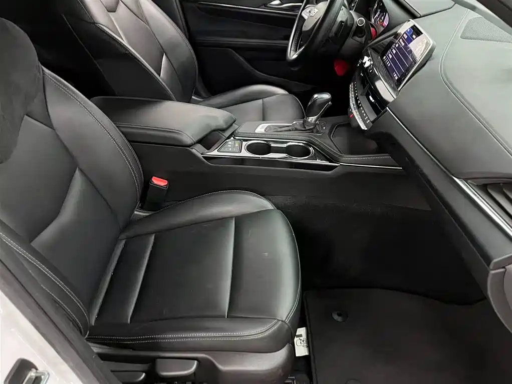 Cadillac CT4 2022 2021 28T Fashion Edition