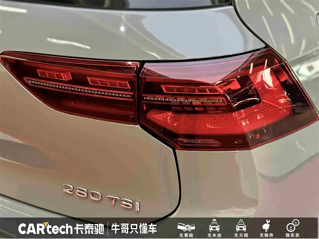 Volkswagen Golf 2023 Model 280TSI DSG R-Line фото 12