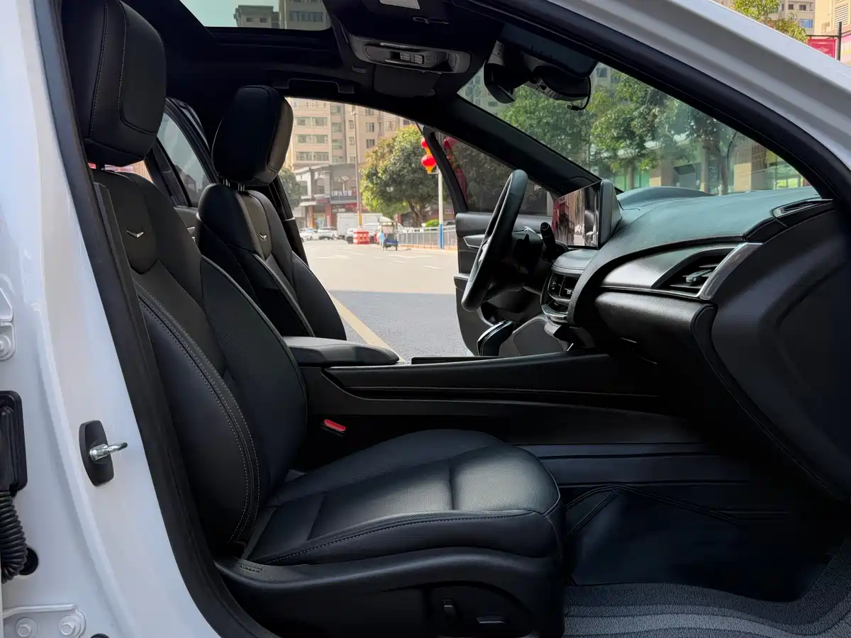 Cadillac CT5 2024 28T Luxury Model Pro фото 25